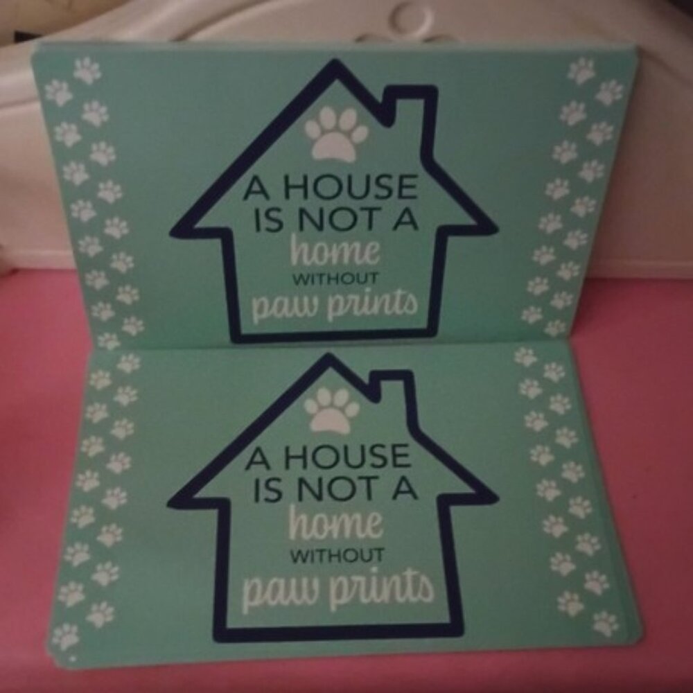 24 pet themed placemats A house is not a home without Paw prints